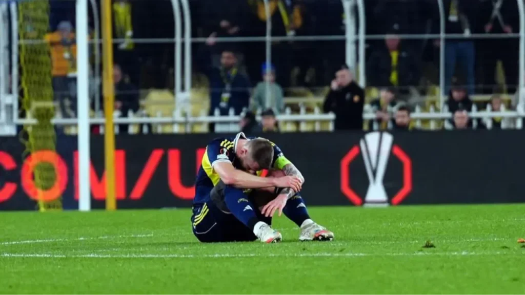 Fenerbahçe Revire Döndü! İşte Sarı-Lacivertlilerde Sakatlık Raporu
