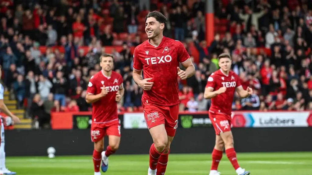 İskoçya Premiership'te Sezon Başladı! İlk Haftada Aberdeen ile Hearts Karşı Karşıya Geliyor: 3 Puan Mücadelesi Cumartesi Akşamı Sahne Alıyor - İddaa Tahmini
