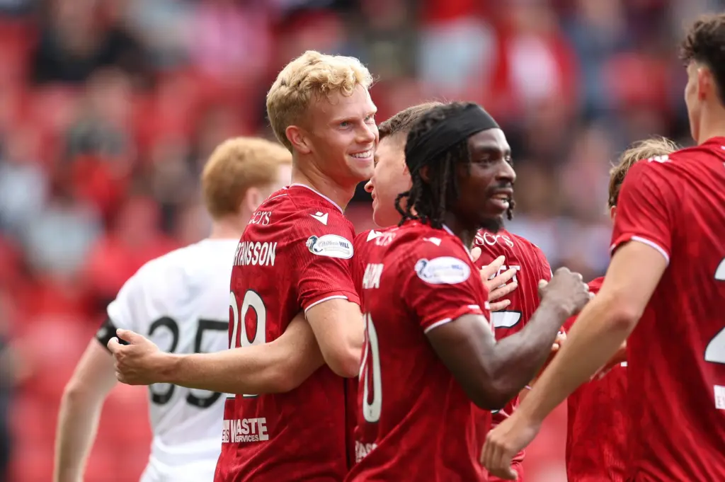 İskoçya Premiership'te Sezon Başladı! İlk Haftada Aberdeen ile Hearts Karşı Karşıya Geliyor: 3 Puan Mücadelesi Cumartesi Akşamı Sahne Alıyor - İddaa Tahmini