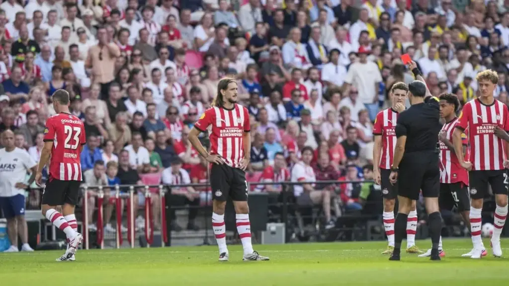 Son Şampiyon Sezonu Evinde Açıyor! Hollanda Eredivisie Ligi'nde Cumartesi Akşamı PSV Evinde Fortuna Sittard'ı Konuk Ediyor - İddaa Tahmini