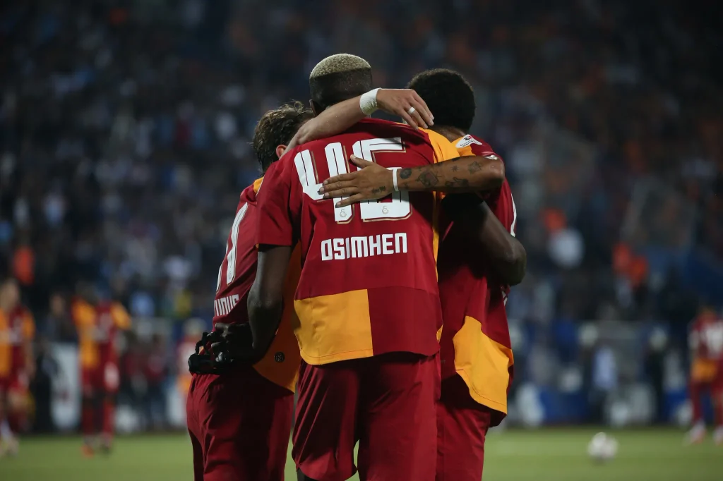 Galatasaray Taraftarı Önüne Çıkıyor! Türkiye Süper Ligi'nin Üçüncü Haftasında Rakip İzmir Devi Göztepe -İddaa Tahmini