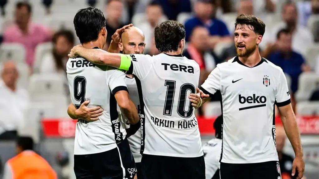 Beşiktaş Taraftarı Önüne Çıkıyor! Türkiye Süper Ligi'nin İlk Haftasında Kartal Evinde Eyüpspor'u Konuk Ediyor - İddaa Tahmini