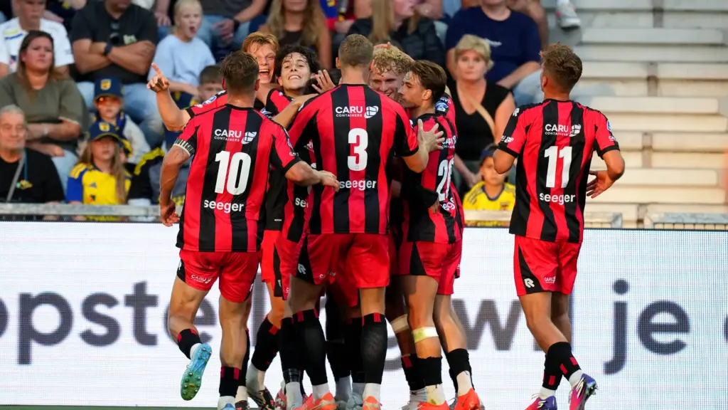 Hollanda Eredivisie Ligi'nde Heyecan Cumartesi Akşamı Devam Ediyor: Excelsior Taraftarı Önünde PSV Karşısında Kozlarını Paylaşıyor - İddaa Tahmini