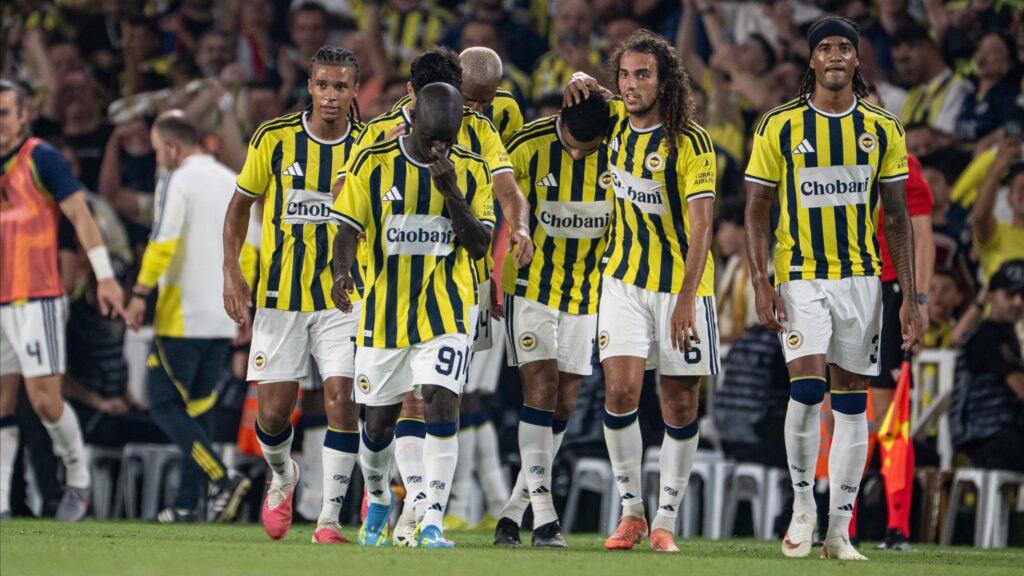 Fenerbahçe Müthiş Atmosferde Play Off Kapısını Araladı! Temsilcimiz Sturm Graz’ı Zorlanmadan Mağlup Etti