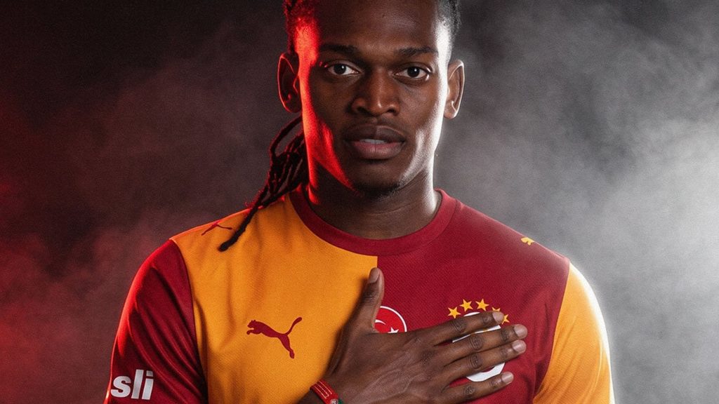 Galatasaray'ın Dünya Yıldızını İstanbula'a İndiriyor: Aston Villa ile Rafael Leao Yarışında Kazanan Galatasaray.