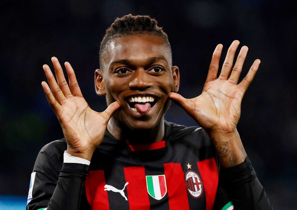 Rafael Leao Transferinde Galatasaray'ın Rakibi Aston Villa! Devler Yarışmaya Devam Ediyor