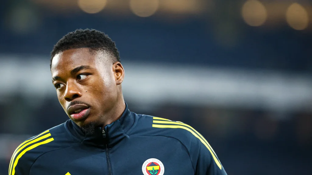Fenerbahçe'de Yaprak Dökümü: 5 İsimle Yollar Ayrıldı