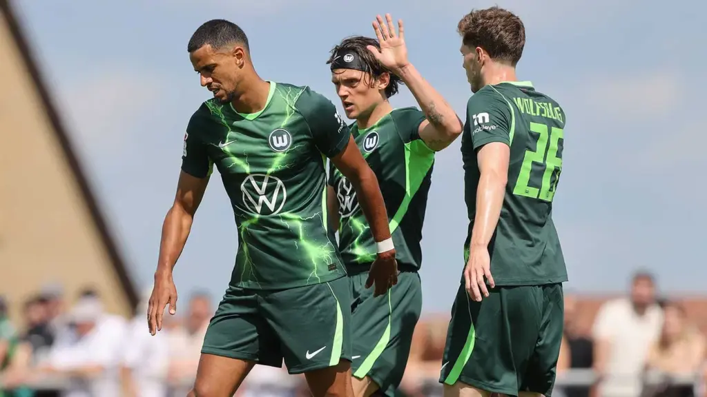 Küme Düşen Wolfsburg, Almanya 2. Bundesliga'da Sezonu Açıyor: Cumartesi Akşamı Sahalarında Kaiserslautern’e Karşı Galibiyet Arayacaklar.