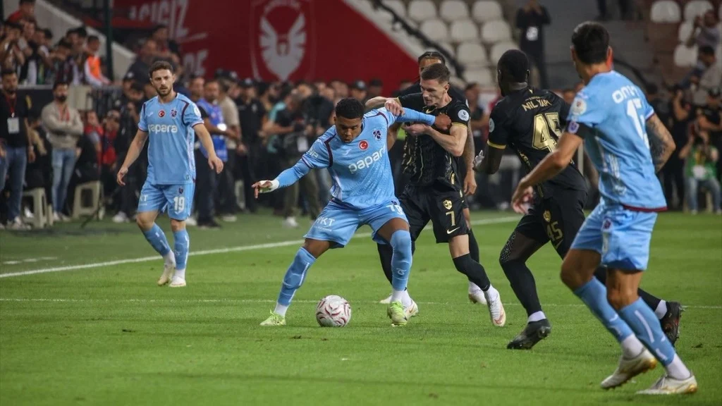 Teknik Adam Arayışların Devam Eden Trabzonspor, Türkiye Süper Lig'de Bu Hafta Gençlerbirliği Karşısına Çıkıyor - İddaa Tahmini
