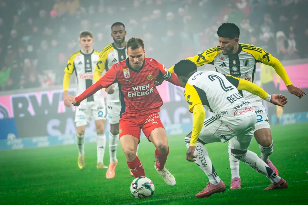 UEFA Şampiyonlar Ligi'nde Heyecan Devam Ediyor! LASKN Linz sahasında Liverpool'u Konuk Edecek - İddaa Tahmini